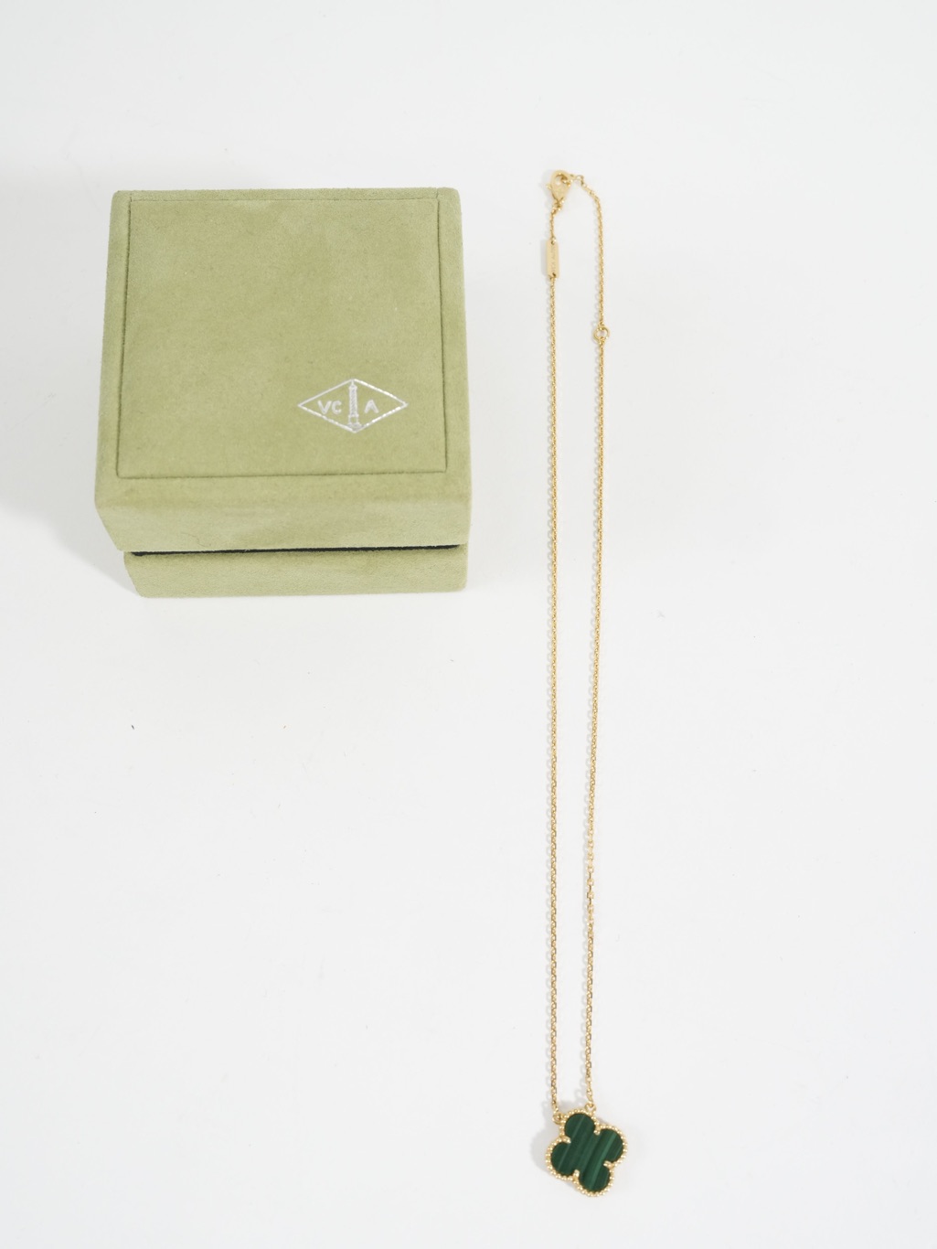 Van Cleef & Arpels 18k Yellow Gold Vintage Alhambra Malachite Pendant Necklace — image 3 of 5
